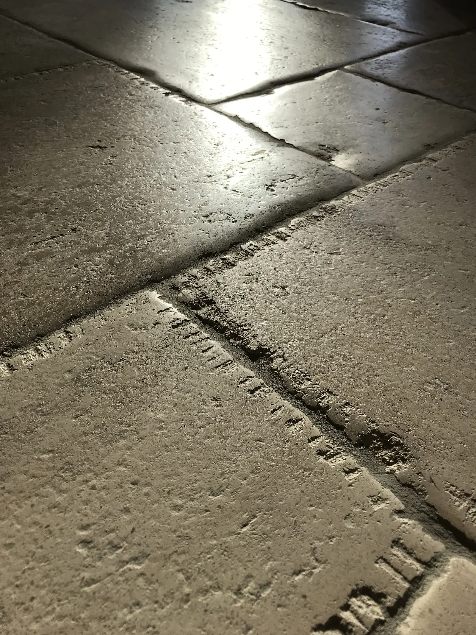 Quels formats pour la pierre naturelle en dallage ?