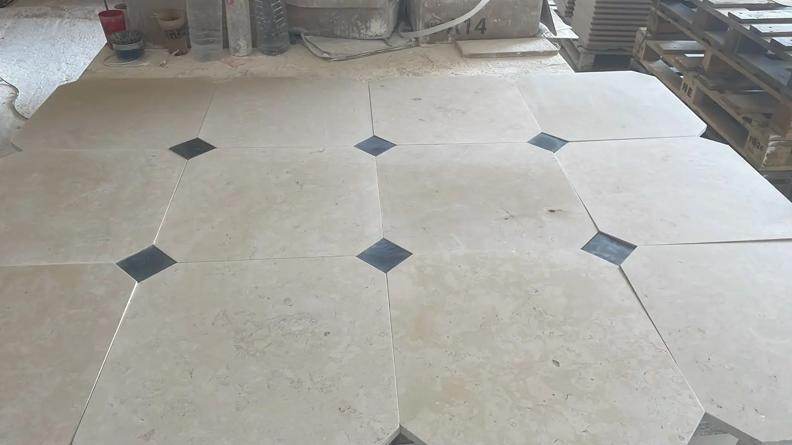 dallage en pierre de mareuil b5 à cabochon (prix au m²)