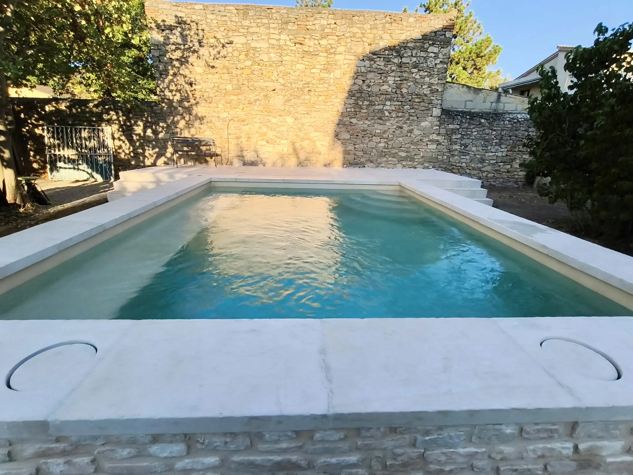 margelle bassin pierre du périgord crème (prix au ml)
