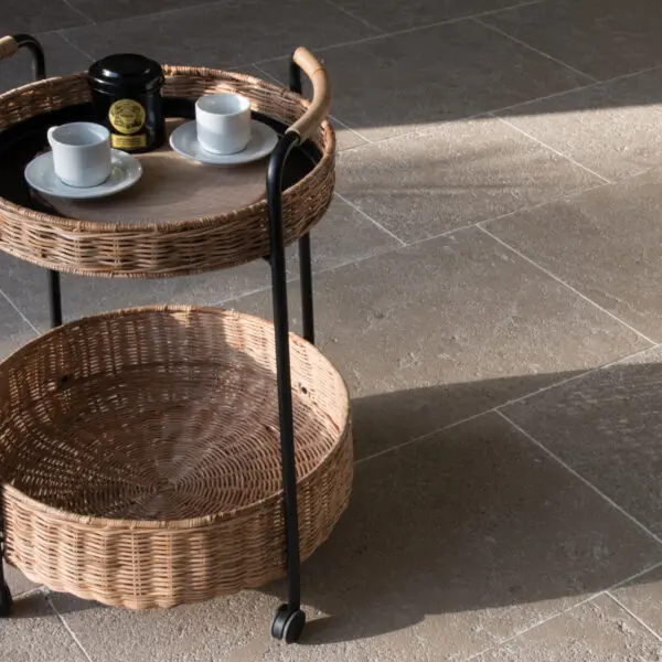 Dallage en pierre naturelle dune grège (prix au m²)