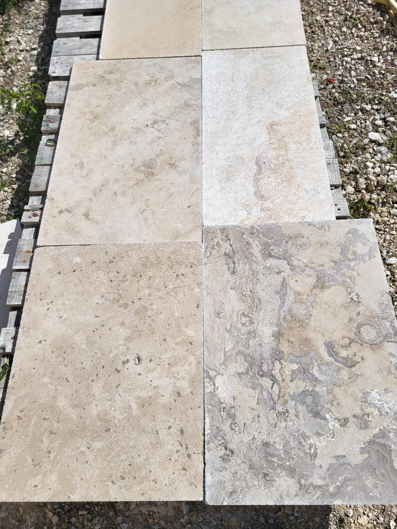 dallage pierre naturelle du périgord grand mélange vieilli – bandes longueurs libres 40 cm – Épaisseur 1,5 cm (prix au m²)