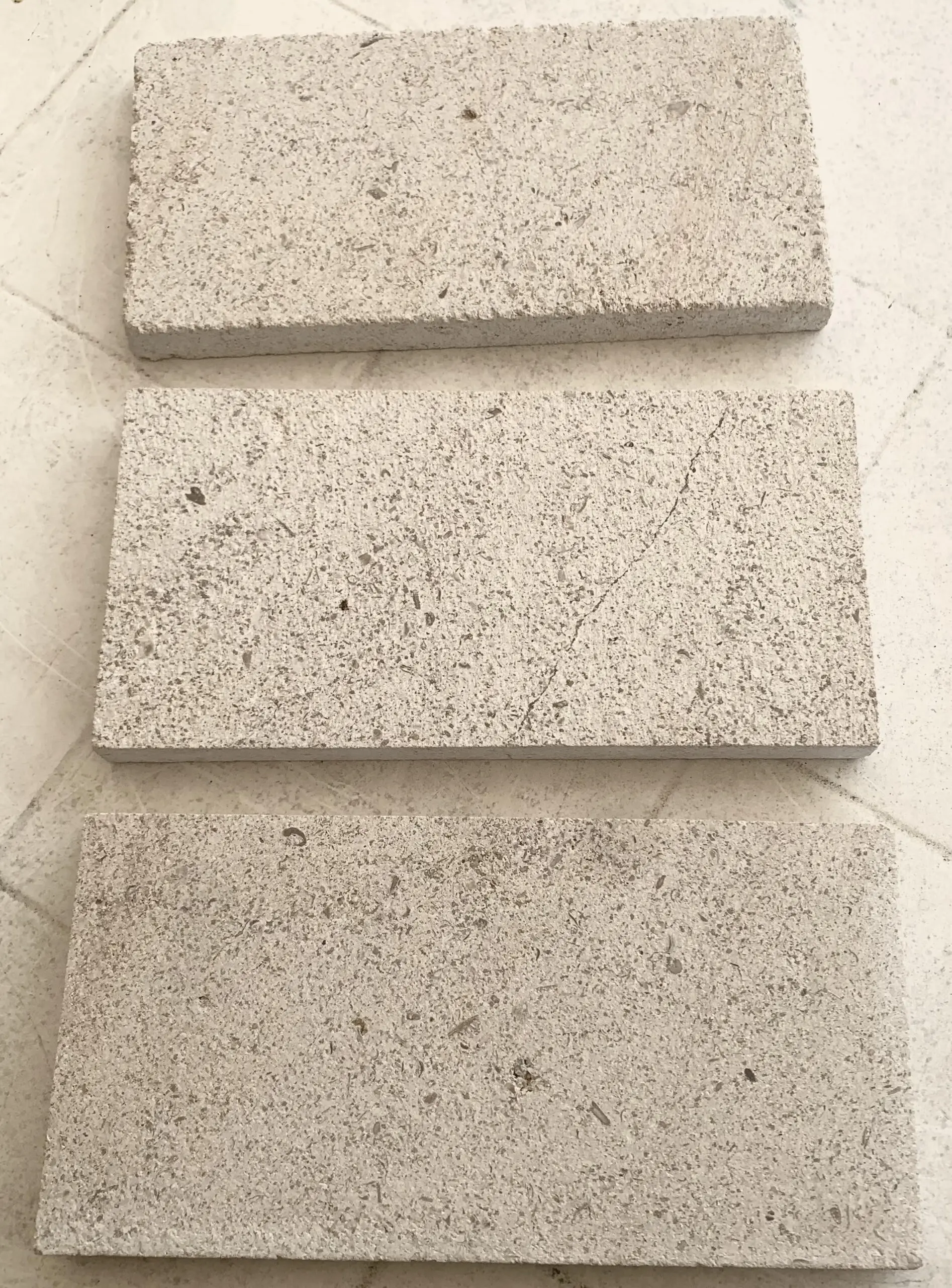 dallage pierre naturelle semond doré – origine bourgogne franche comté – longueurs libres 30/40 x 1,5 cm – intérieur & extérieur | francepierre – (prix au m²)