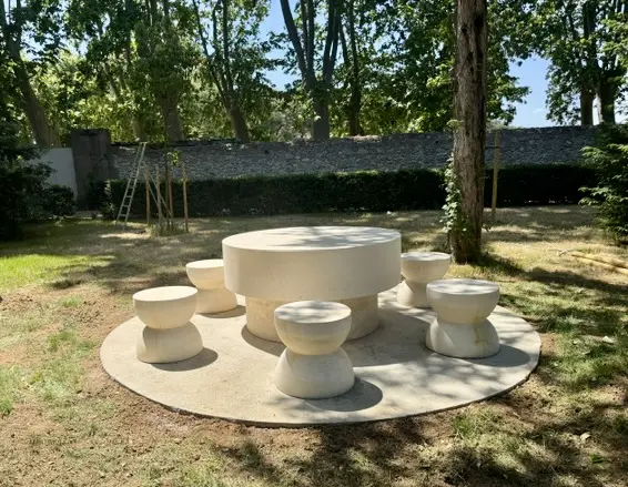 table du silence en pierre de dordogne montagnac crème