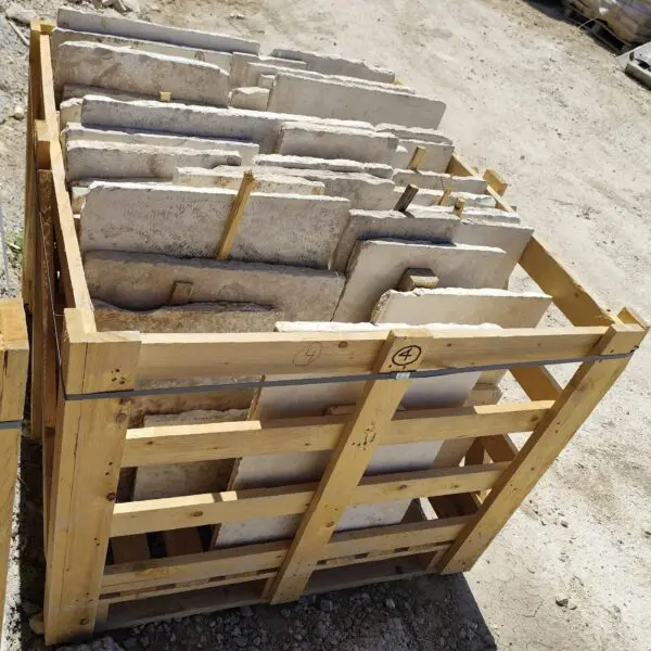 dalle ancienne de récupération en pierre naturelle pour plancher – plusieurs siècles d'histoire (prix au m²)