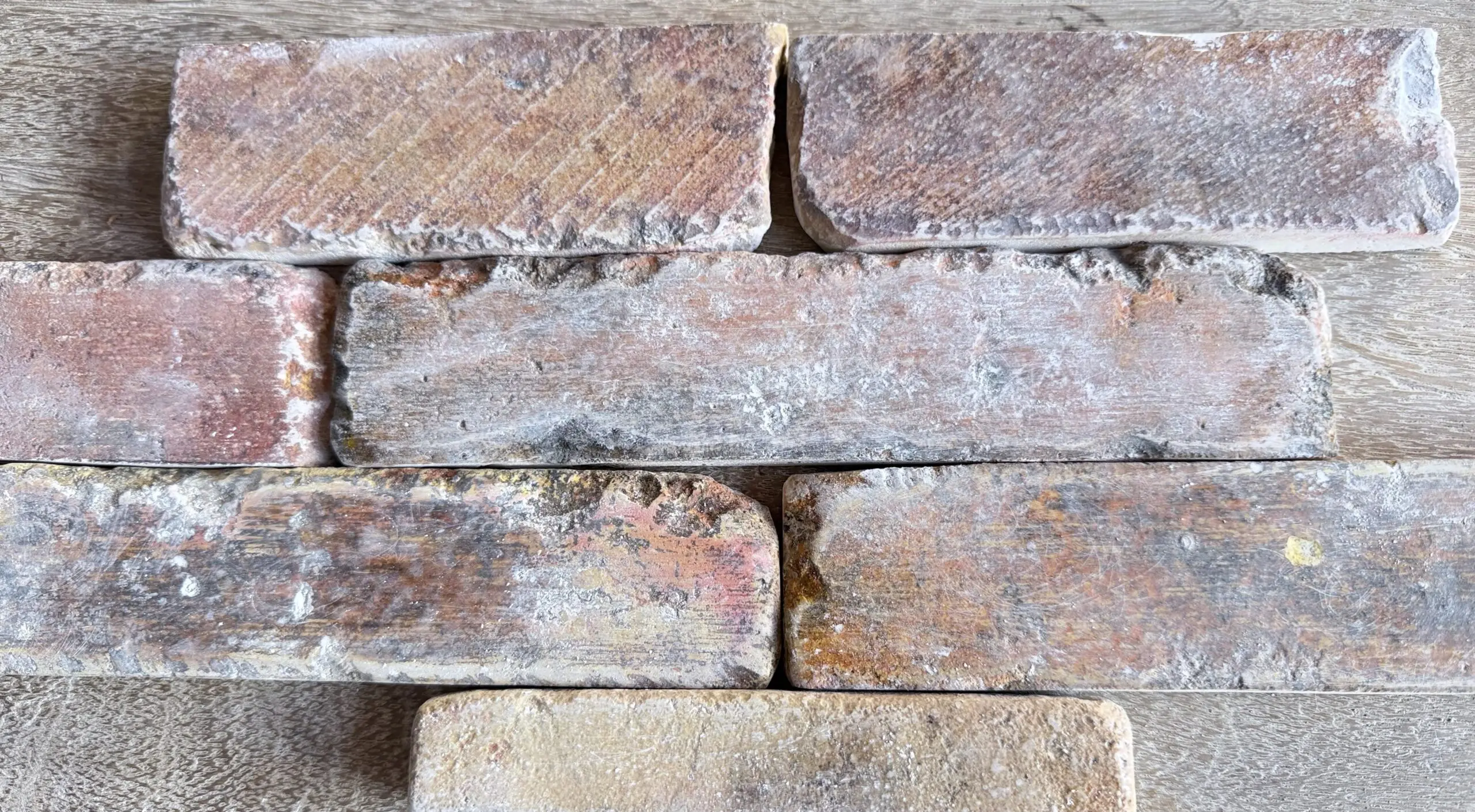 brique en pierre naturelle antica – parement aspect brique ancienne 22 × 5 × 1,5 cm (prix à la pièce)