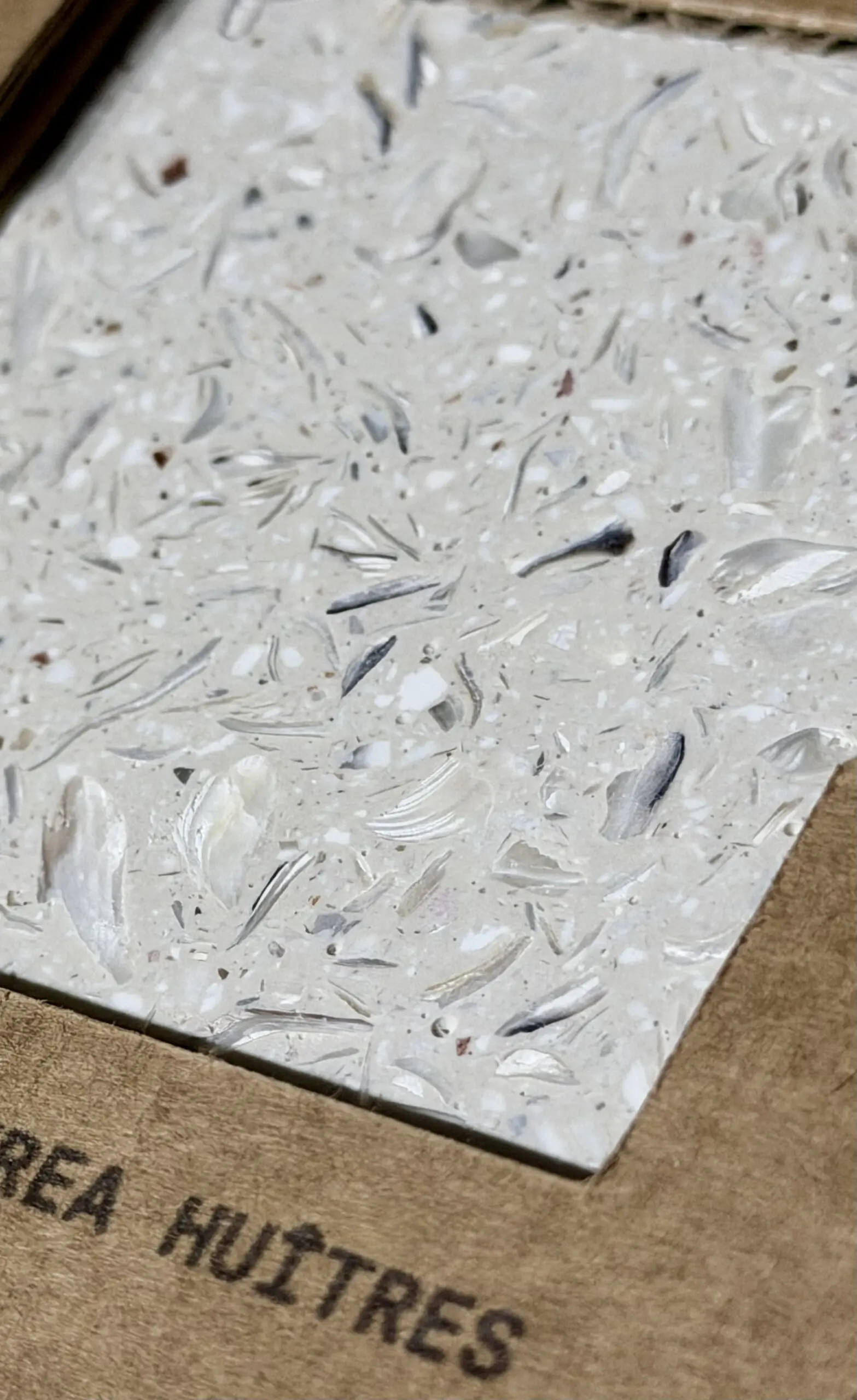 zelipierre – zellige en pierre naturelle colorée, carreau en travertin 10x10x1 cm (prix à la pièce) (copie)